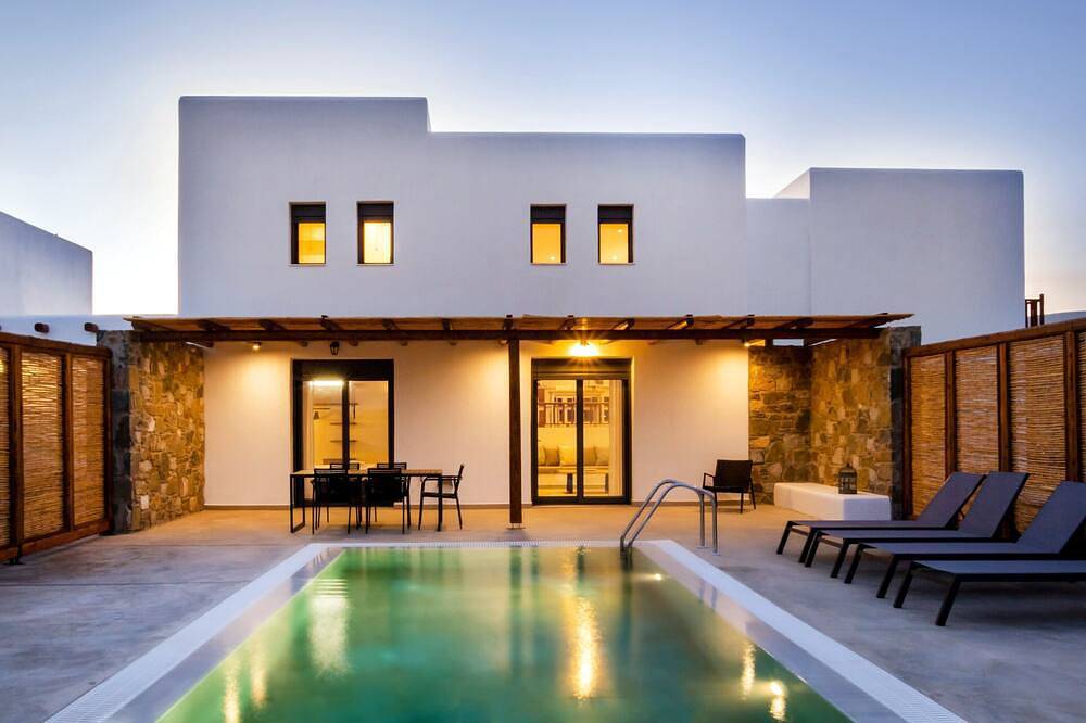 Cato Agro 2, Seaside Villa with Private Pool in Karpathos