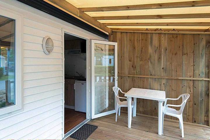 Mobil home pour 2 personnes, avec jacuzzi et piscine ainsi que sauna et bassin pour enfant à Arles-sur-Tech - 4