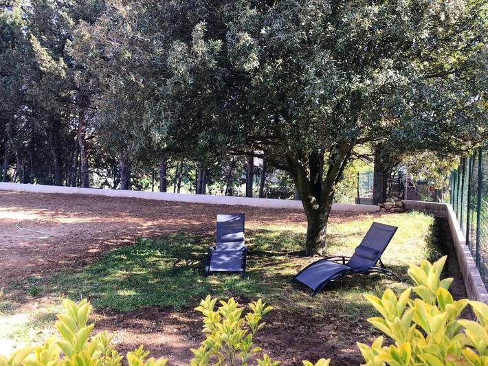 Location de vacances pour 10 personnes, avec piscine ainsi que jardin et terrasse à Saint-Laurent-la-Vernède - 4