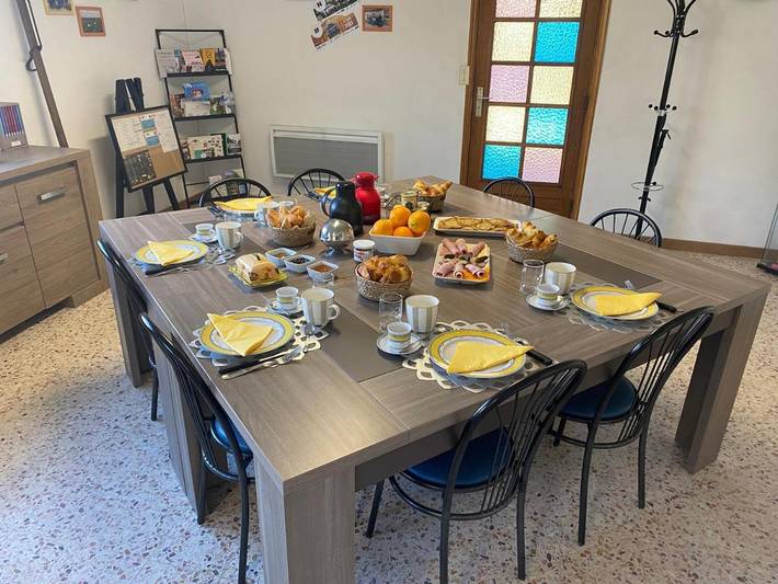 Location de vacances pour 4 personnes, avec jardin ainsi que piscine et vue à Œuilly - 3