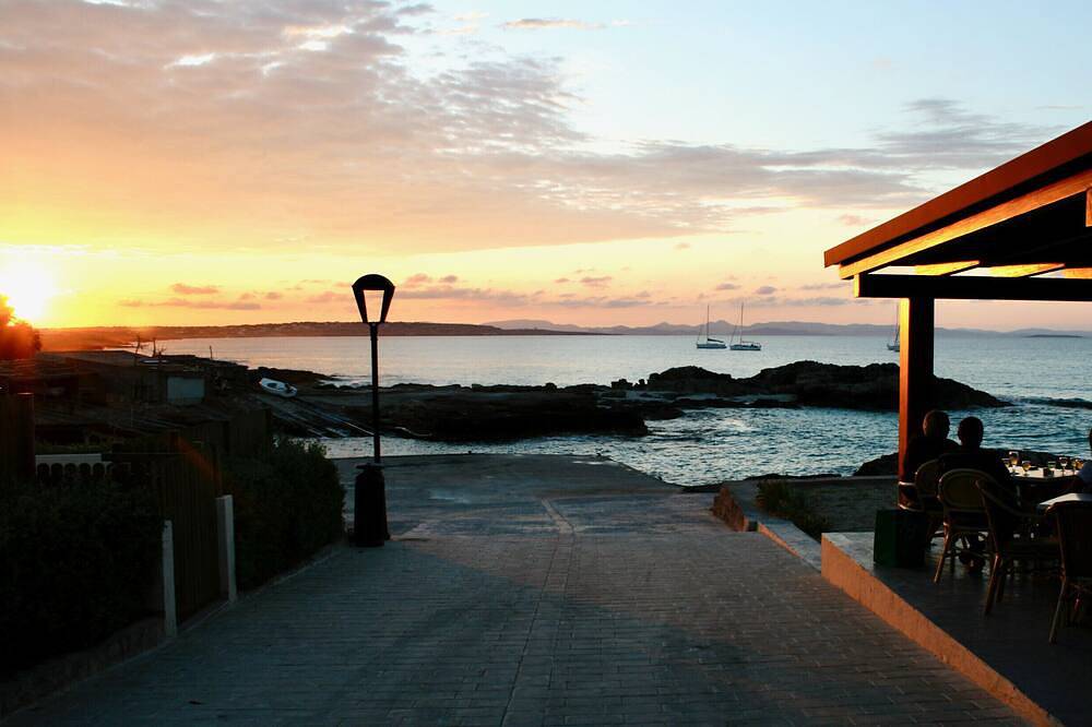 Campanitx Villa - 2 Bedrooms in Es Caló, Formentera