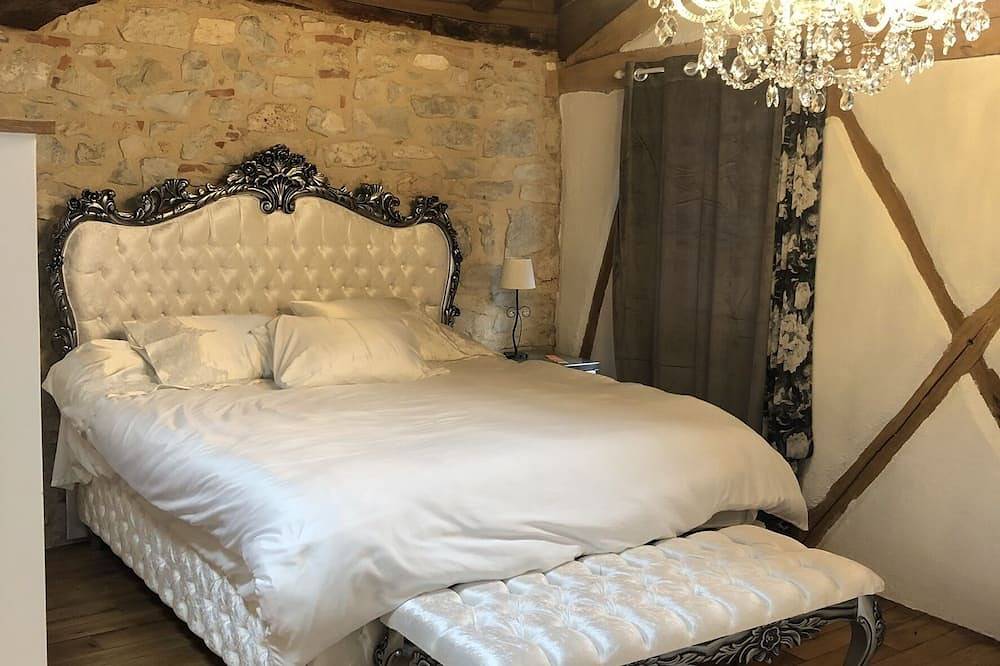 Maison de Village Médiéval en Pierre Animaux Acceptés in Saint-Antonin-Noble-Val, Macizo Central