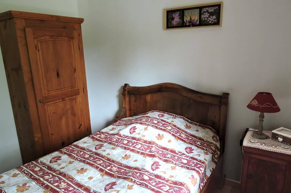 Bauernhaus aus dem 19. Jahrhundert mit ganzjährig beheiztem Innenpool. in Chabottes, Nationalpark Écrins