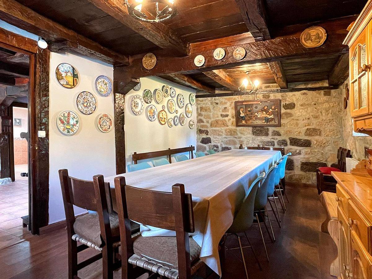Eight-Bedroom House in Cilleruelo de Bezana, Valle de Valdebezana