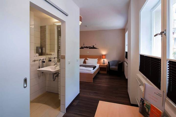 Hotel für 2 Personen, mit Terrasse und Garten sowie Ausblick in Lichterfelde Berlin - 4