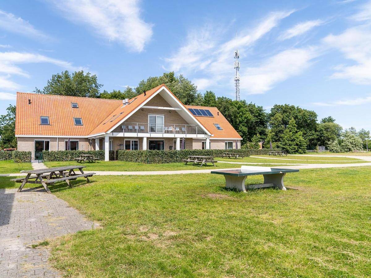 Eight-Bedroom Holiday Home in Nes, Westfriesische Inseln