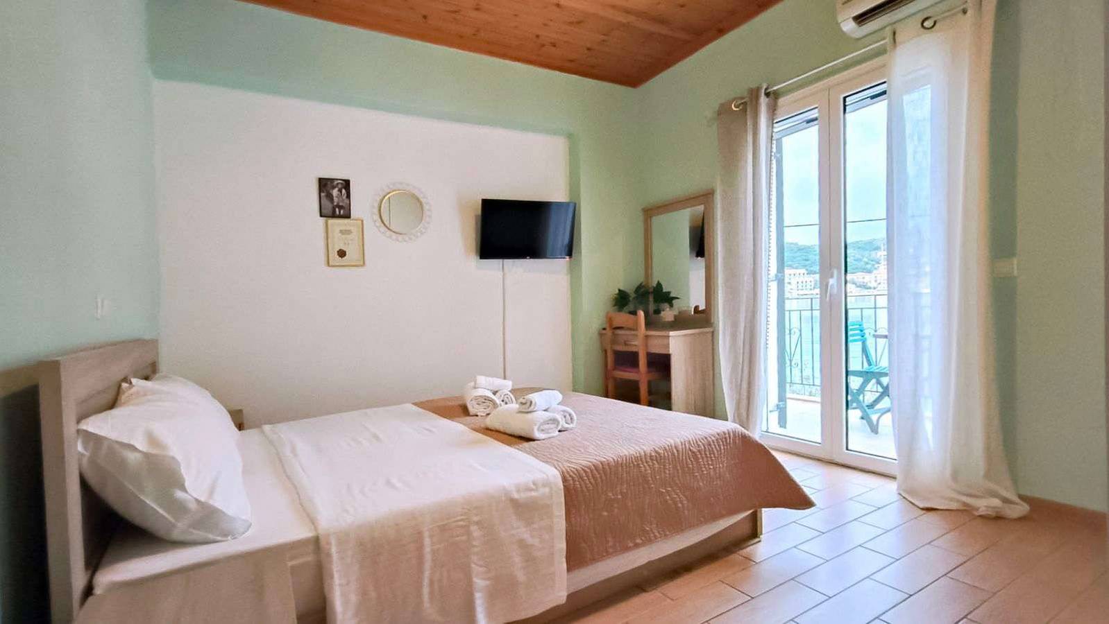 Apartamento entero, Apartamento de vacaciones para 4 personas con balcón/terraza in Síbota (Léucade), Grecia