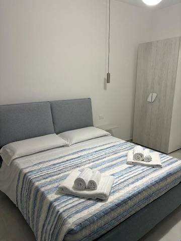 Chambre d’hôte pour 3 personnes, avec jacuzzi et balcon à Gela