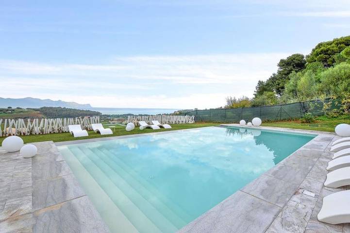 Villa per 16 persone, con sauna e idromassaggio nonché giardino e piscina, con animali domestici - 1
