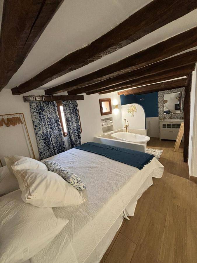 Casa rural para 8 personas, con jacuzzi además de jardín y balcón en Comarca de Riaza - 4