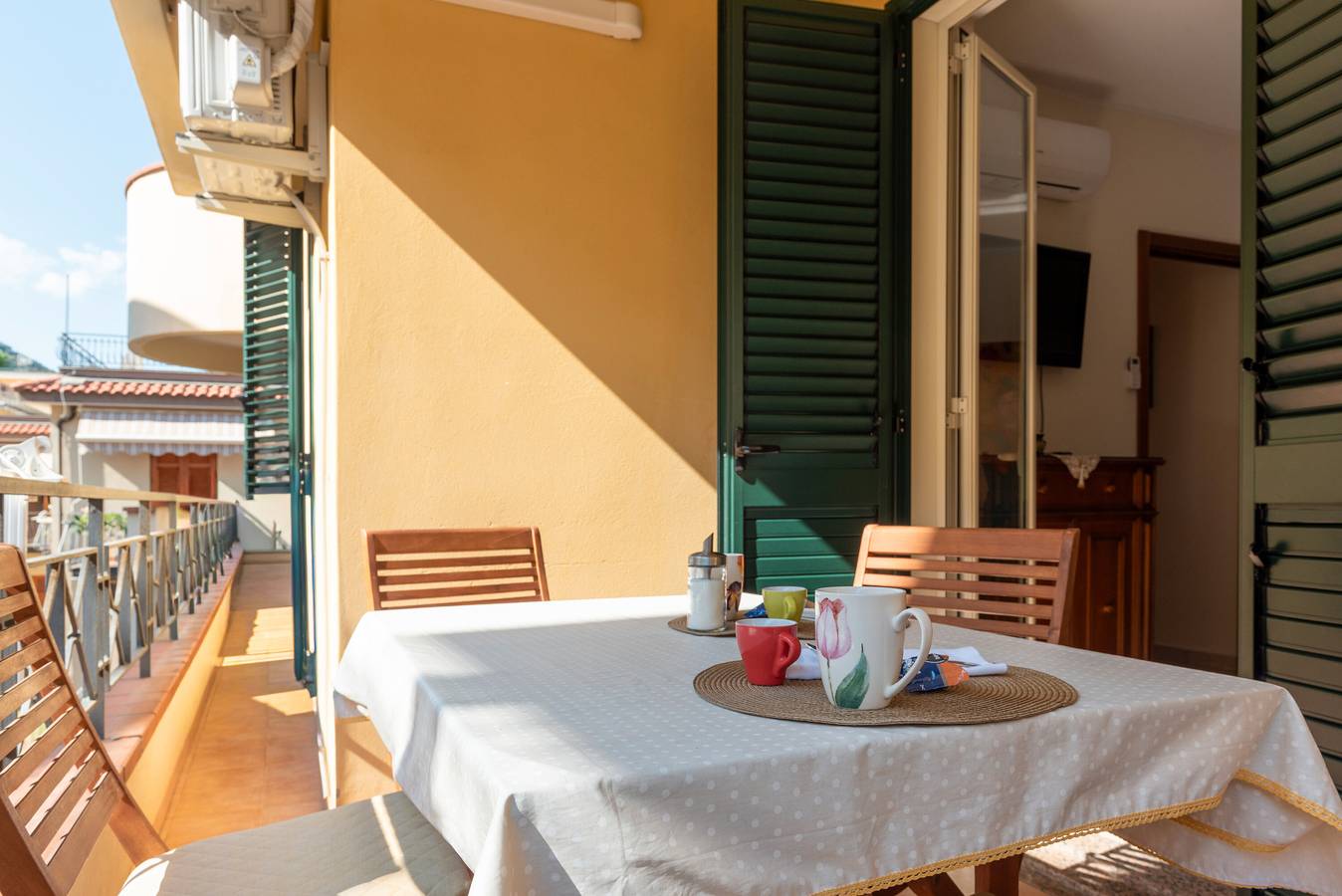 Entire apartment, Apartment 'Vacanza Gliaca' with Sea View, Balcony and Air Conditioning in Piraino, Messina Province