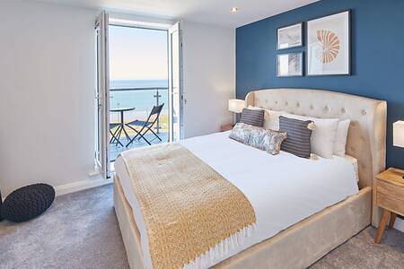 Entire apartment, Host & Stay | The Waves in Whitby, North York Moors National Park