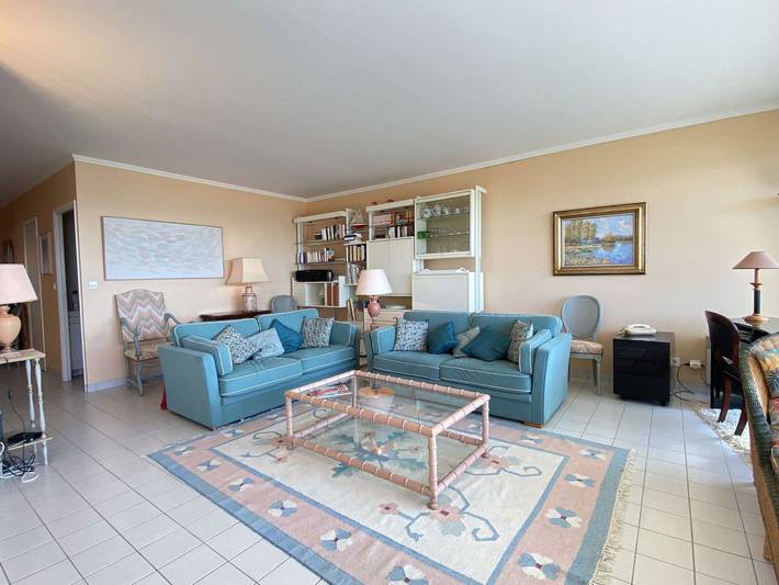 Ganze Wohnung, Ruhige T4-Wohnung mit Terrasse in La Baule, nahe dem Benoît-Strand in La Baule-Escoublac, Côte d'Amour