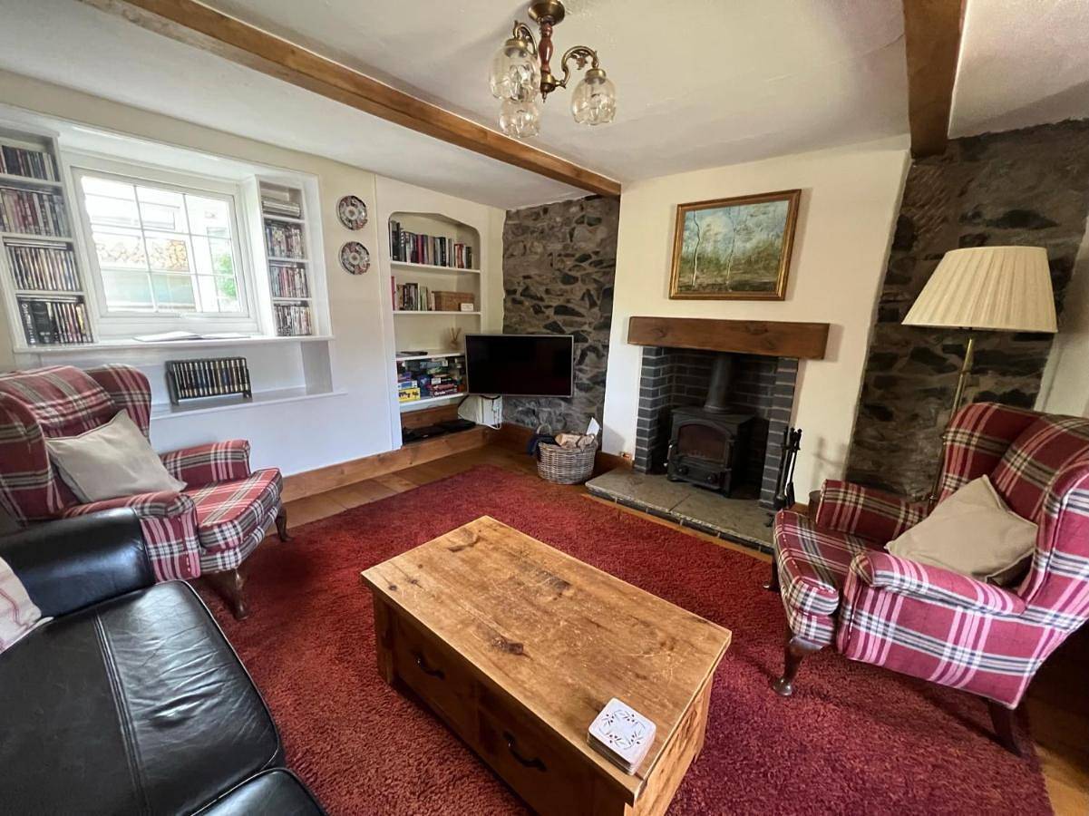 Three-Bedroom Holiday Home in Ashford in the Water, Derbyshire