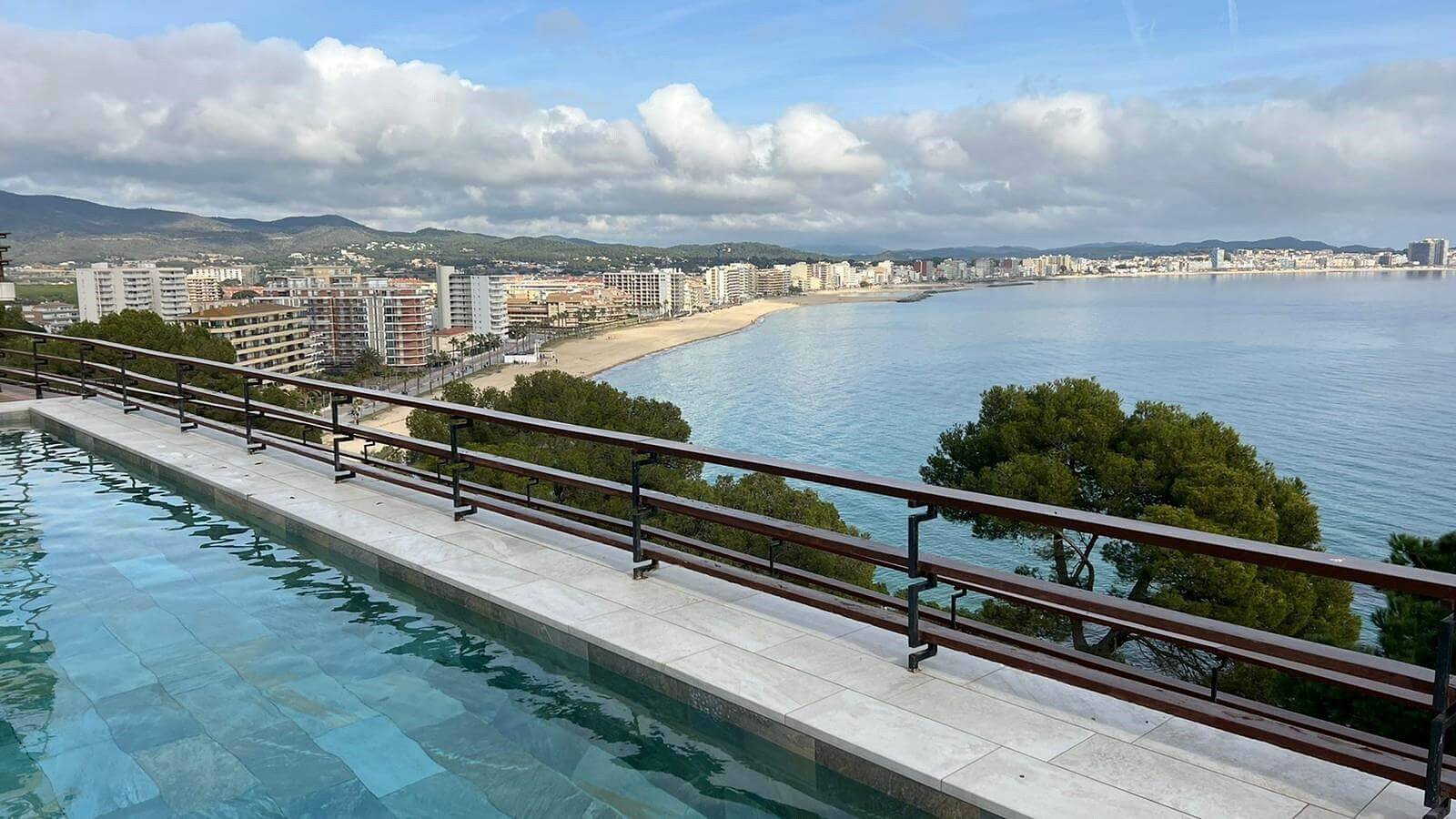 Ganze Wohnung, Ferienwohnung 'Eden Mar Calonge Girona' mit Meerblick, Gemeinschaftspool und Klimaanlage in Torre Valentina, Calonge