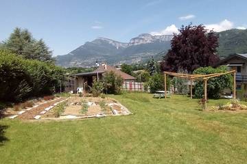 Gîte pour 4 personnes, avec balcon et jardin dans Office De Tourisme Challes Les Eaux