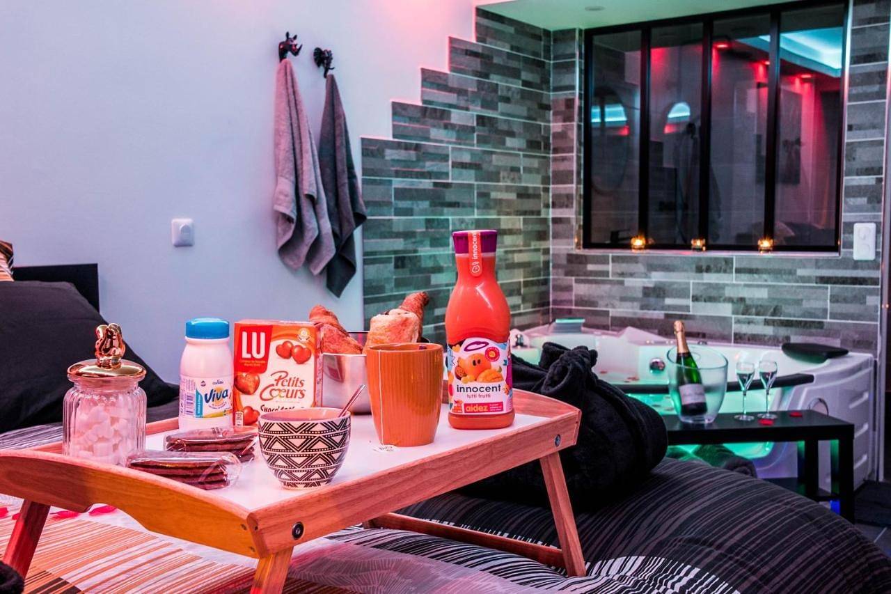 Appartement entier, Le Spamoureux bien-être a deux in Boussy-Saint-Antoine, Essonne