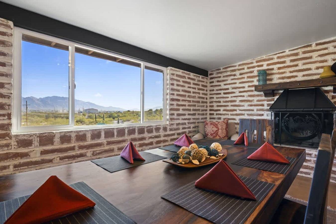 Panoramic Mountain Views  Heated Pool  2 Kitchens in Saguaro National Park
