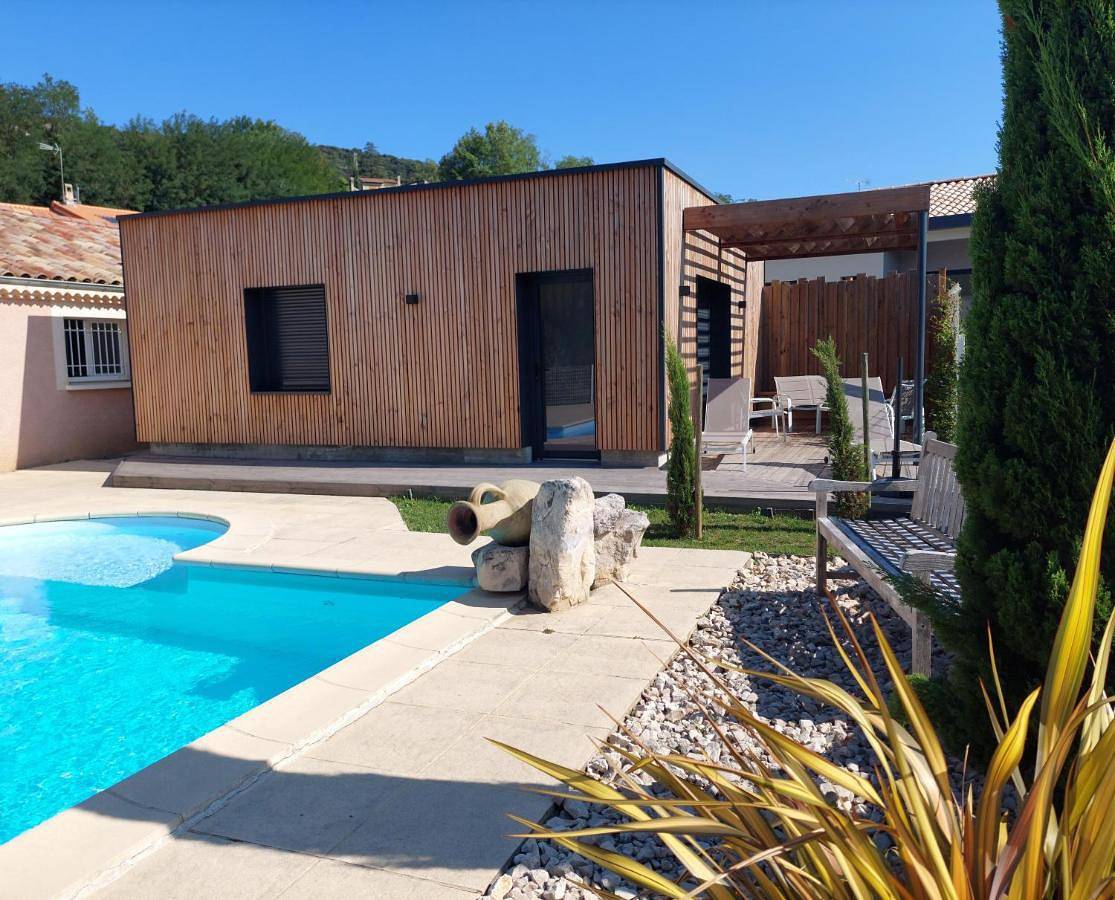 Appartement entier, Terre de Crussol - Gite 3 étoiles en Ardèche, avec piscine et clim, 2-4 personnes in Saint-Péray, Région de Tournon-sur-Rhône