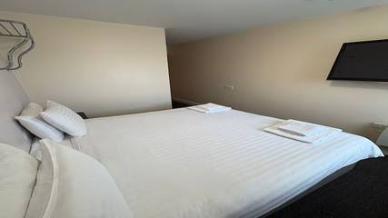 Holiday Apartment for 2 People in Quedgeley, Gloucester (UK), Photo 4