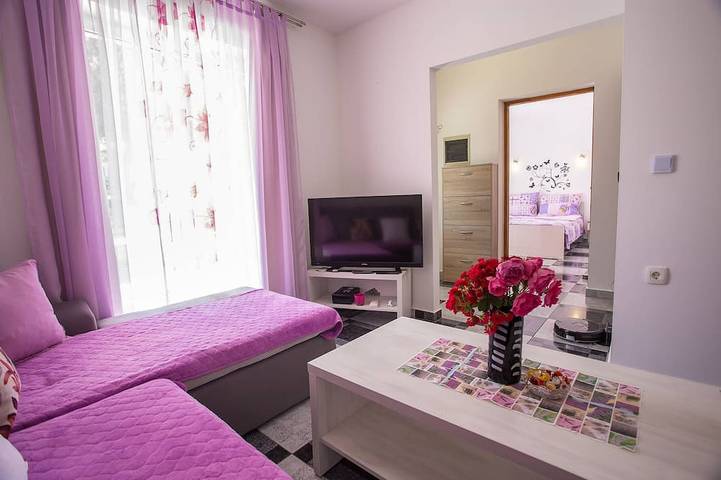 Fully fenced private pool villa in Ripenda, Eastcoast Istria