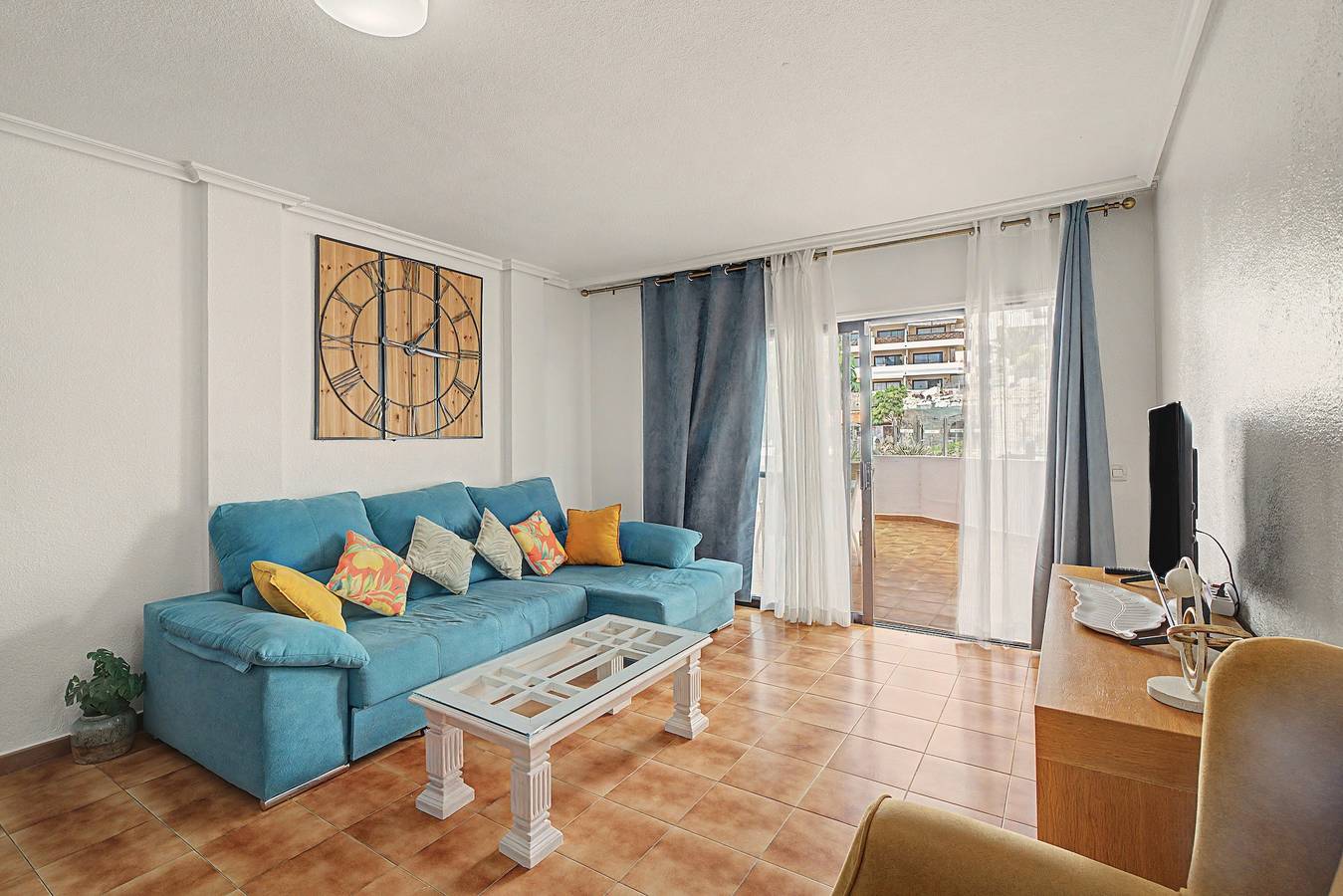 Geheel appartement, Vakantieappartement 'Albatros Park' met gedeeld zwembad, wifi en airconditioning in Las Adelfas, San Miguel de Abona