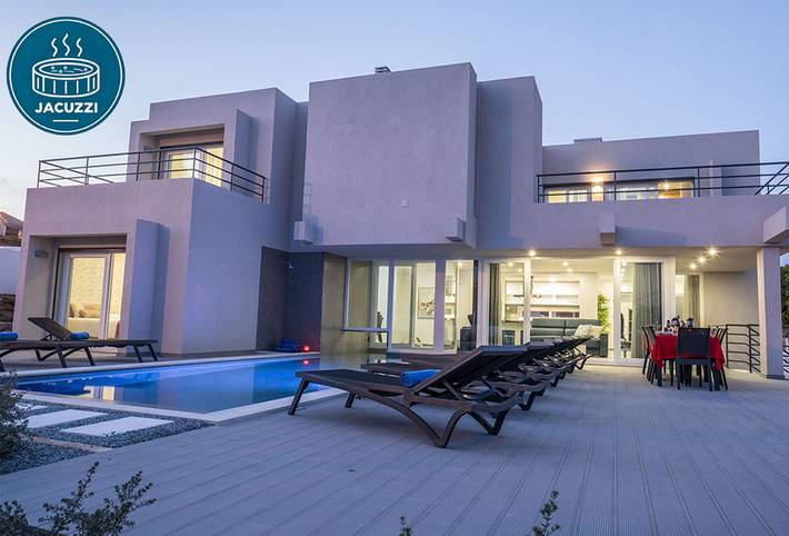 Ferienhaus für 20 Personen, mit Balkon und Terrasse sowie Garten