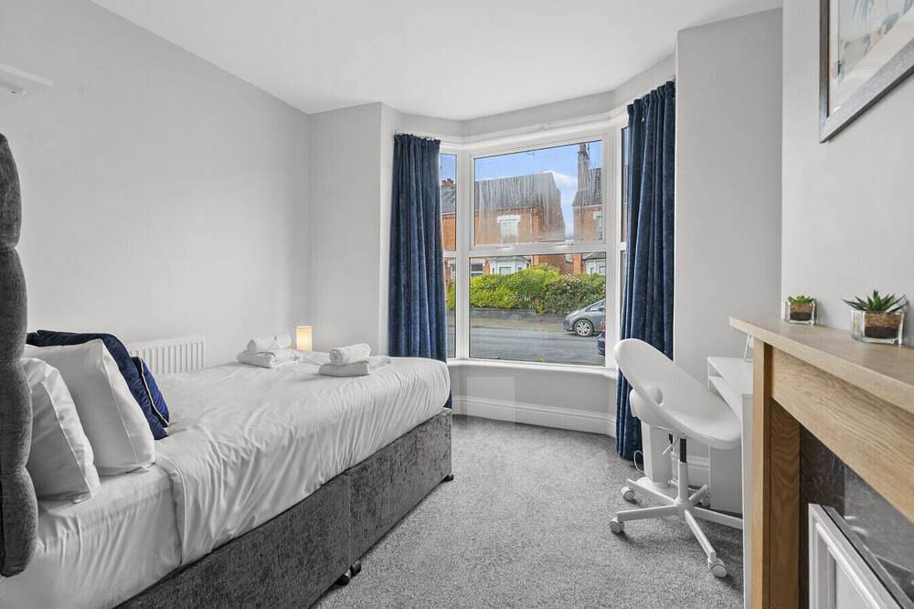 Charming 5-Bed Victorian House in Worcester, Worcestershire