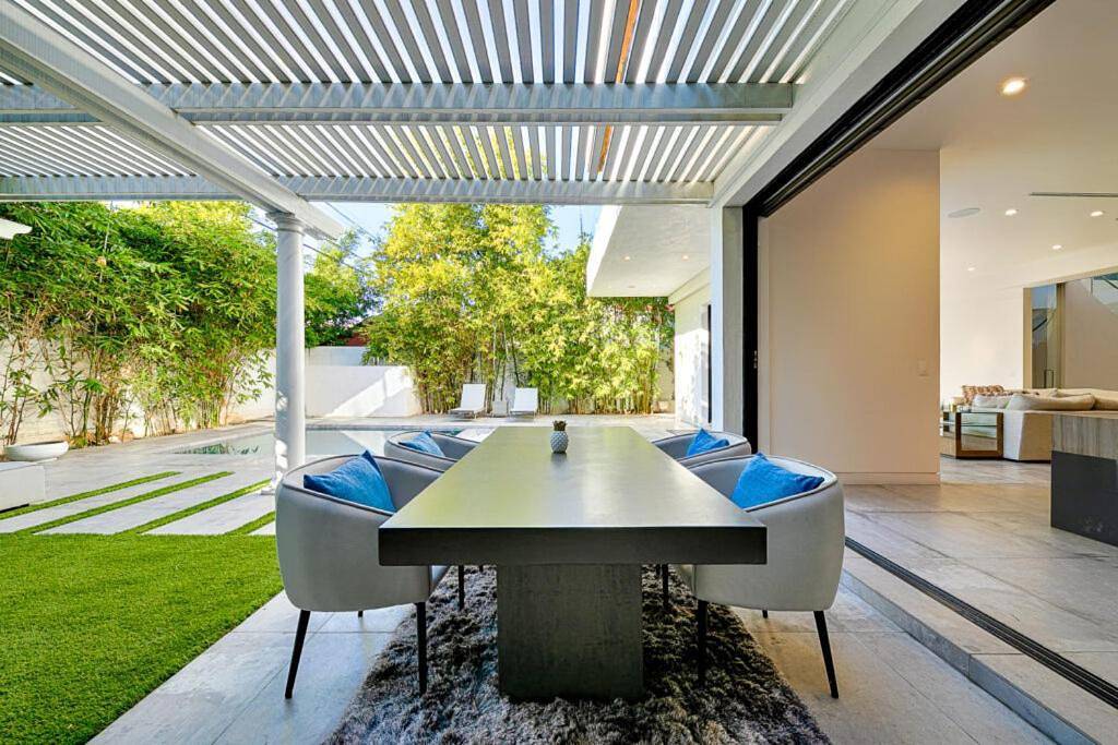 5Br 6Bath Private Villa with dream pool and Jacuzzi in Los Angeles, Los Angeles County