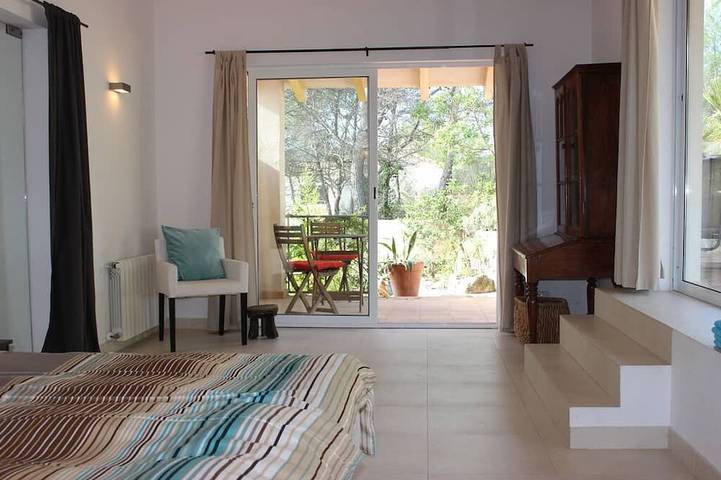 Luxurious family villa, pool, Sitges beach, perfect holiday! in Canyelles (Barcelona), Garraf
