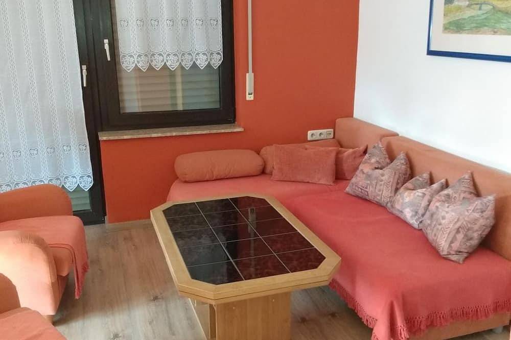 Ganze Wohnung, Ferienwohnung Reusch - 9-Bett-Ferienwohnung in Brandscheid, Naturpark Hohes Venn-Eifel