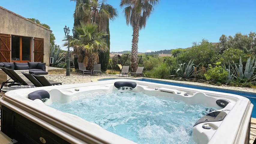 Location de vacances pour 11 personnes, avec Terrasse ainsi que Jardin et Piscine à Félines-Minervois - 2