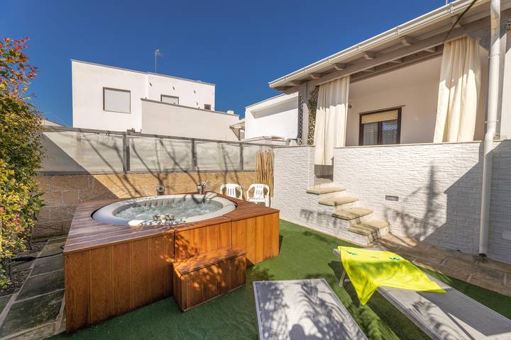 Ferienhaus für 6 Personen, mit Balkon/Terrasse und Whirlpool
