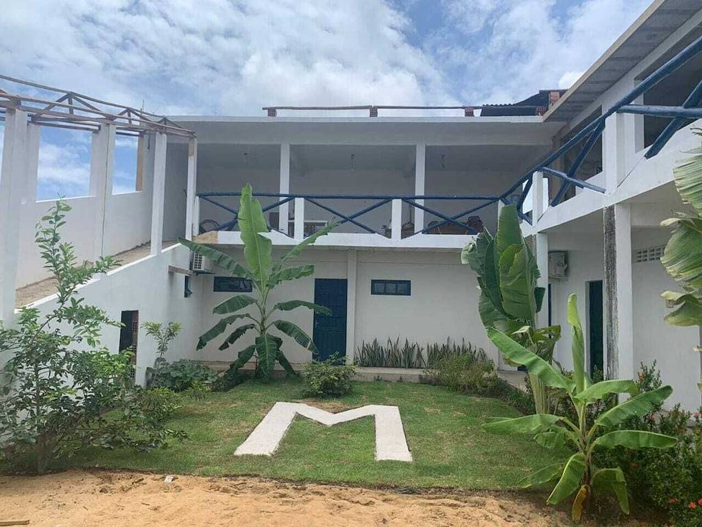 Air-conditioned suite for up to 6 people - Q4 - Maragogi Social Hotel School in Maragogi, Alagoas