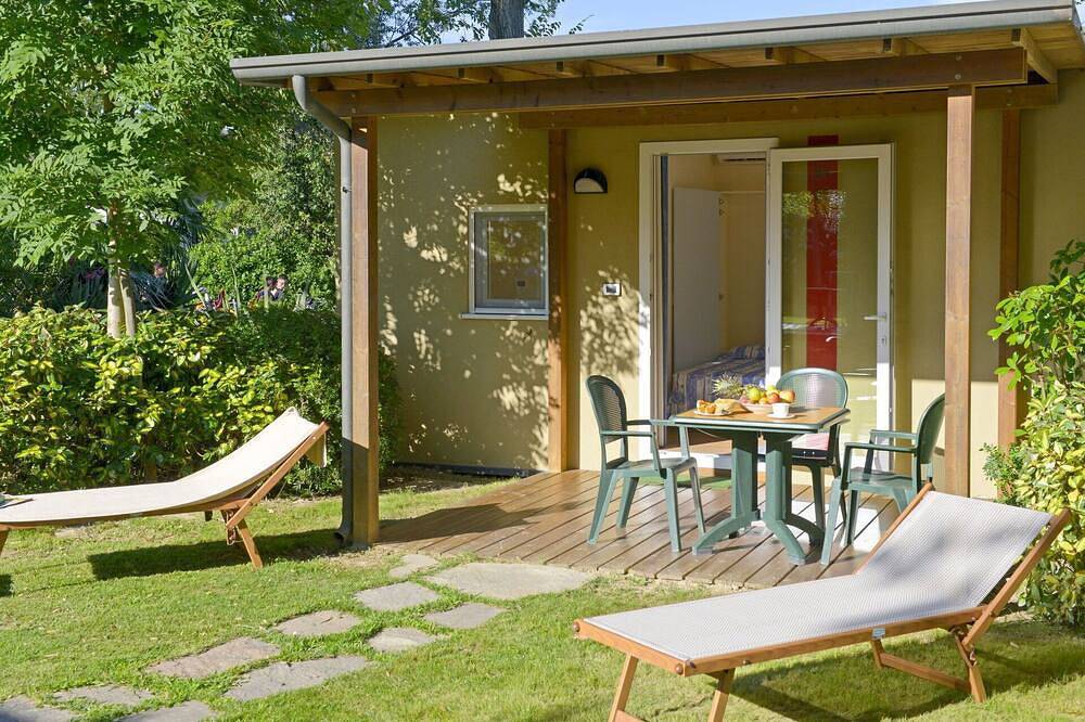 Angenehme Wohnung in einem Ferienhaus für 7 Gäste mit Klimaanlage,  W-Lan, Pool und Terrasse in Grado, Görz Provinz