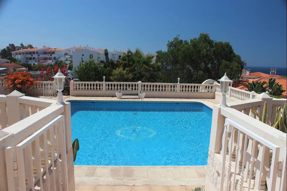 Villa panoramic view full south, very quiet area in Sueno Azul, Adeje