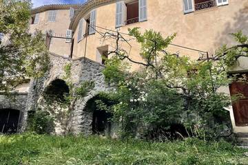 Gîte pour 12 personnes, avec jardin à Annot