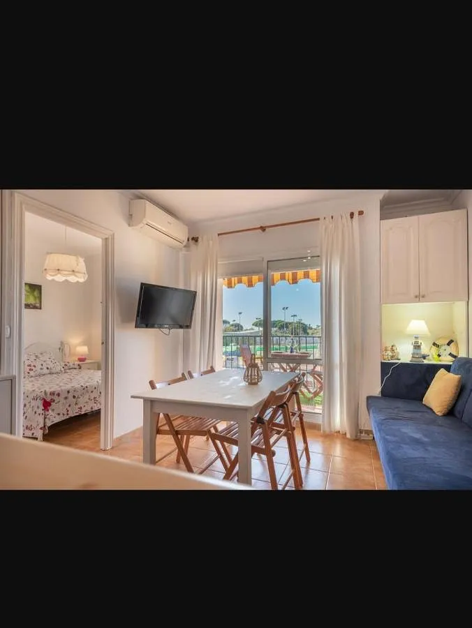 Apartamento de vacaciones para 4 personas, con jardín además de piscina y vistas - 1