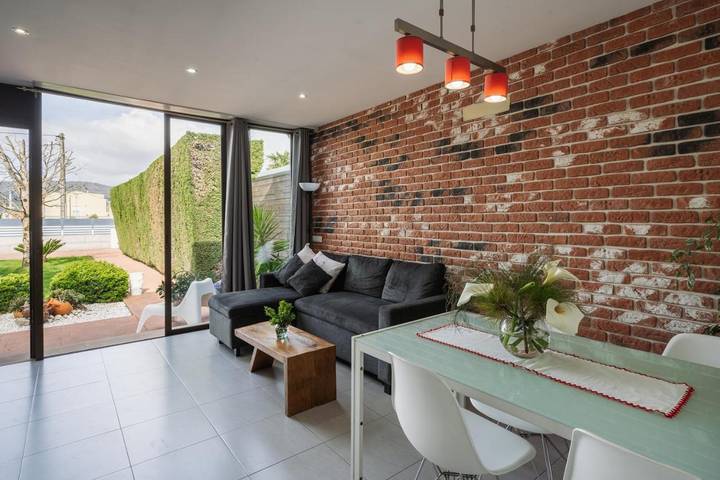 Casa de vacaciones para 5 personas, con Terraza además de Jardín y Piscina en Rias Baixas - 4