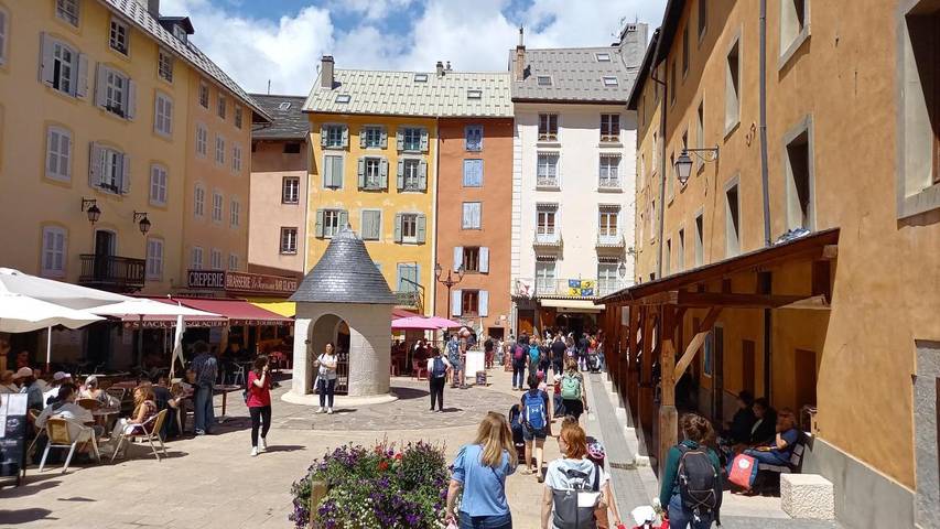 Gîte pour 4 personnes, avec vue dans Office De Tourisme De Briancon - 2