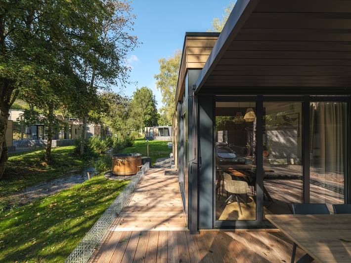 Lodge pour 4 personnes, avec terrasse et balcon/terrasse - 1