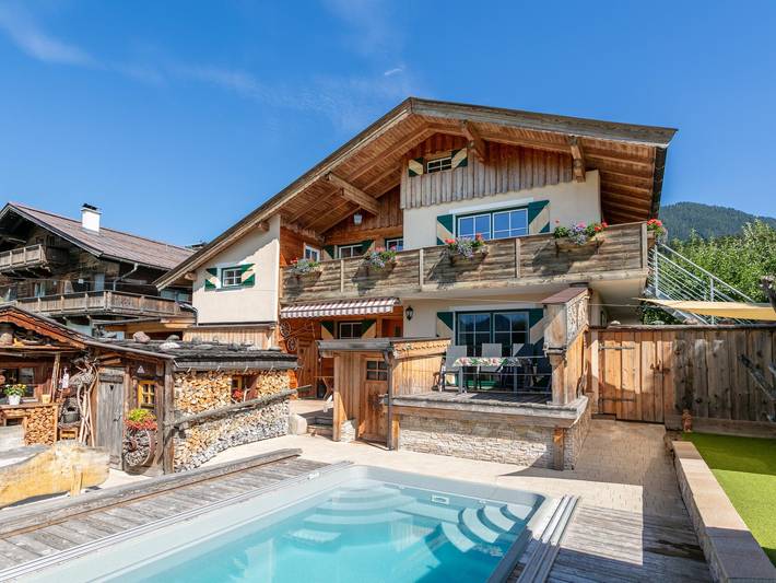 Ferienwohnung für 8 Personen, mit Balkon und Terrasse sowie Garten und Pool in den Kitzbüheler Alpen