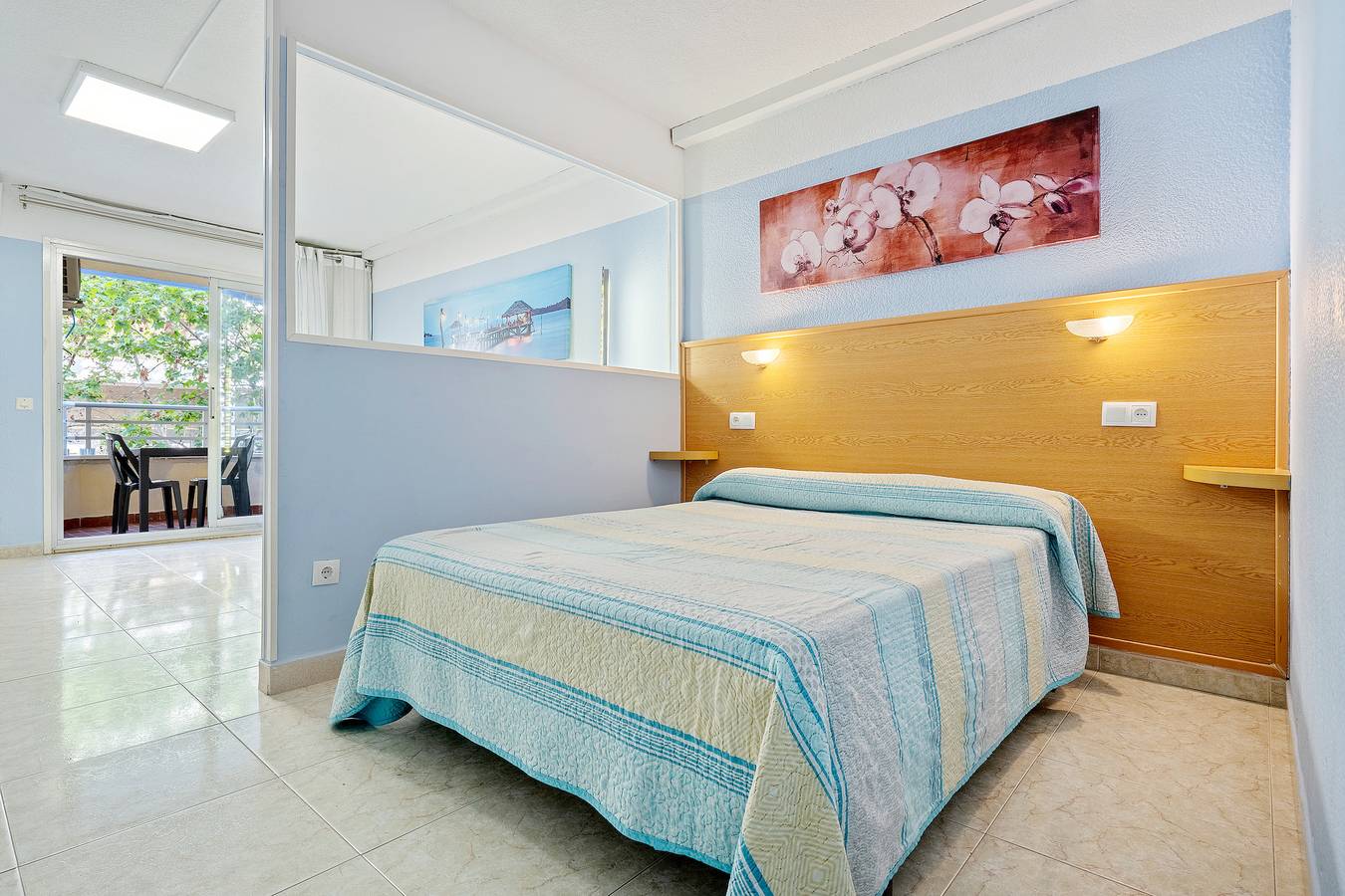 Apartamento entero, Apartamento Tss Alboran Sunset, 2 Adultos Y 2 Niños' con piscina privada, Wi-Fi y aire acondicionado in Salou, Costa Dorada