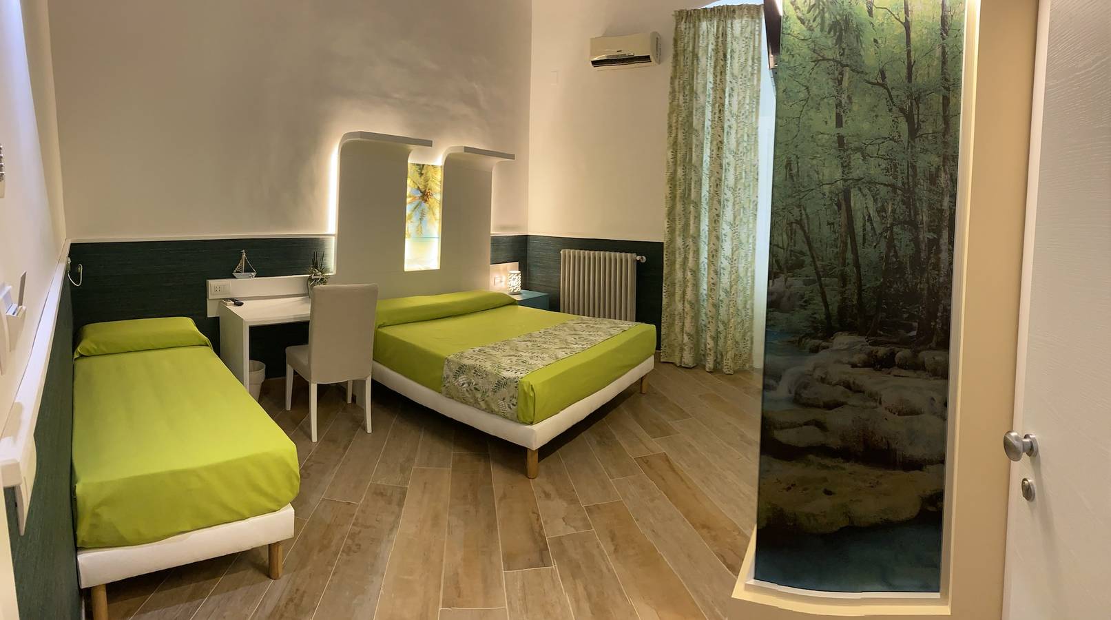 Habitación triple en B & b a tiro de piedra del mar in Giovinazzo, Bari (província)