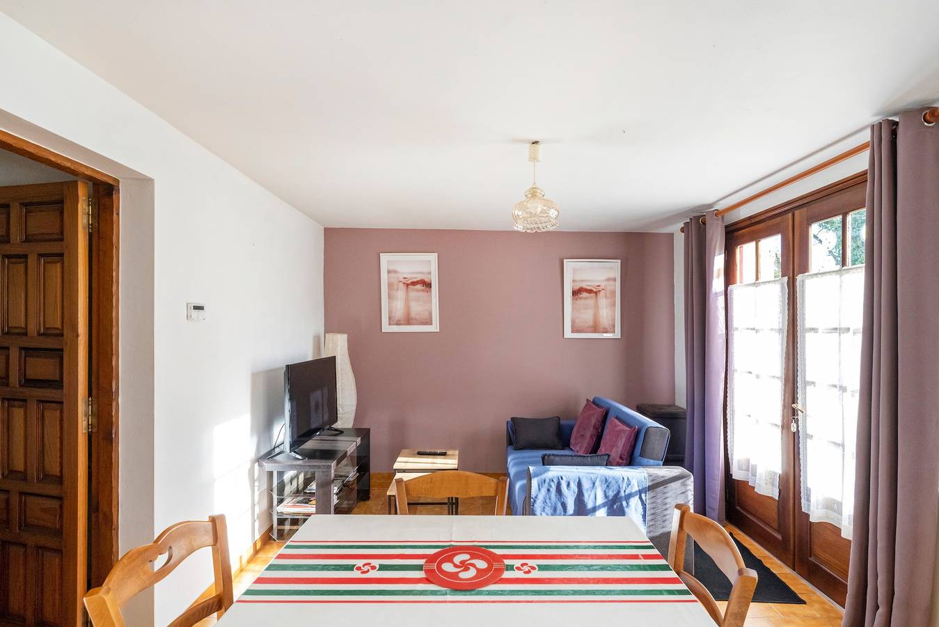 Entire apartment, Comfortable Apartment Near the Spanish Border in Saint-Pée-sur-Nivelle, Bayonne region