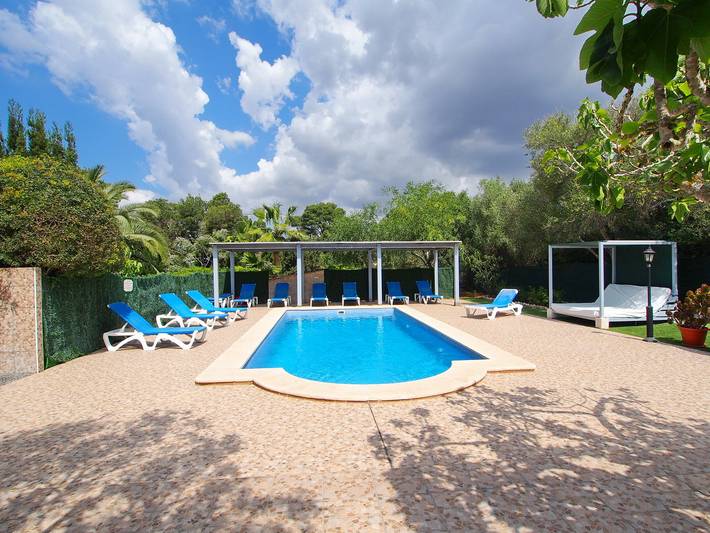 Chalet para 15 personas, con jardín además de piscina y terraza, Se admiten mascotas en Mallorca - 2