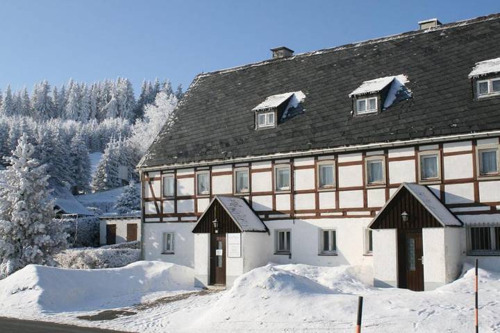 Ferienhaus für 5 Personen, mit Terrasse und Garten sowie Ausblick