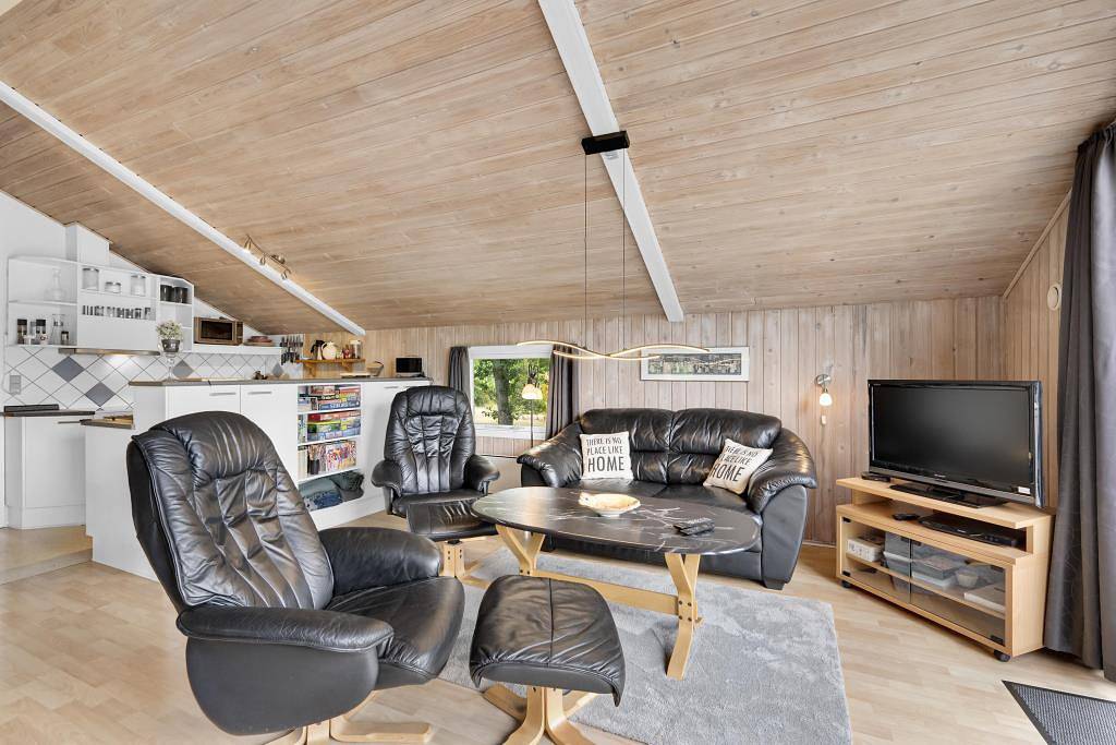 Gemütliches Ferienhaus mit Außenpool für die kleine Familie in Rønde, Djursland