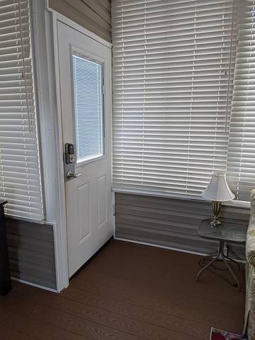 Cabin for 6 Guests in Four Corners, Lake County, Picture 1