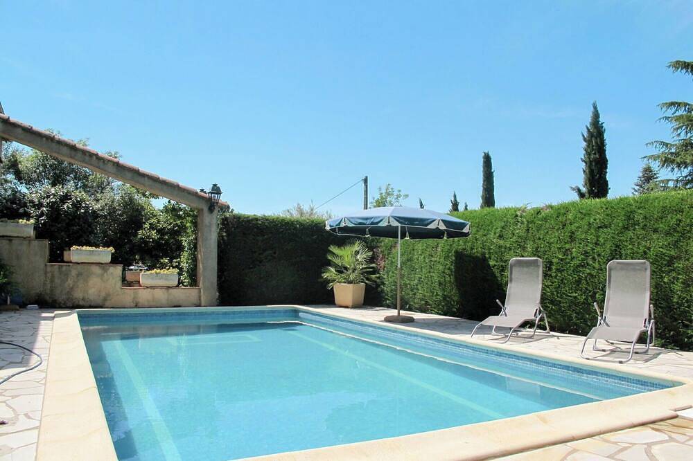 Wonderful private villa for 6 guests with Wifi, private pool, A/C, Tv and terrace in Gonfaron, Brignoles region